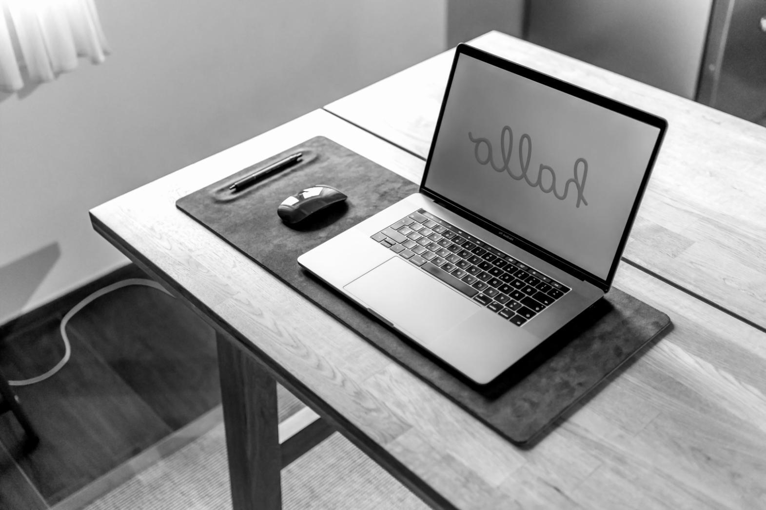 Internationale Studierende beim gemeinsamen Lernen und Austausch